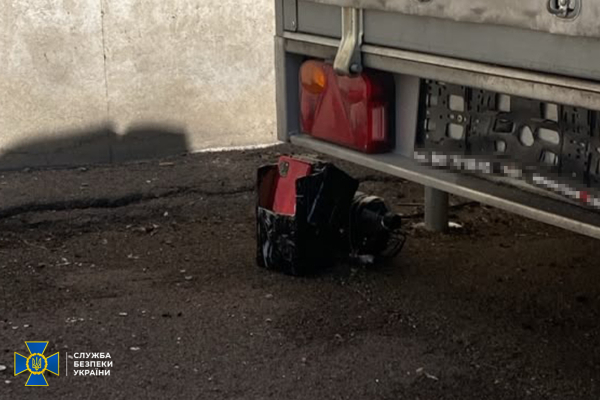 Затримали двох агентів ФСБ у Києві, які планували теракт та втечу до РФ 9