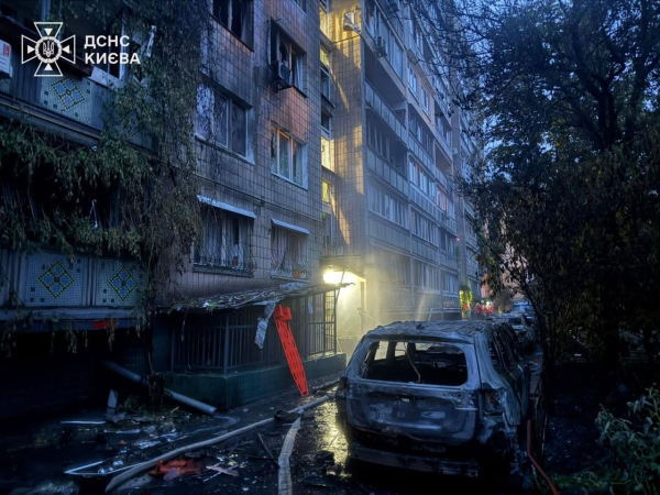 Українська столиця зазнала потужного нападу з боку Росії: четверо загиблих, 25 поранених, включно з дітьми. 16 Українська столиця зазнала потужного нападу з боку Росії: четверо загиблих, 25 поранених, включно з дітьми. 16