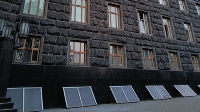 Будівля уряду зазнала пошкоджень внаслідок російських обстрілів — Свириденко 2