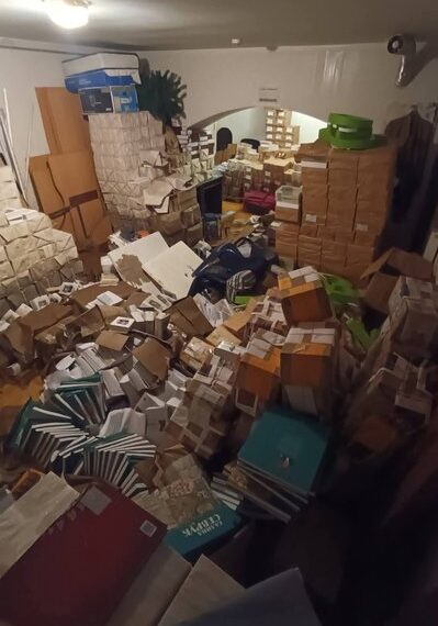 На складі видавництва “Смолоскип” у Києві виникла повінь через аварію на тепломережі, що призвело до пошкодження частини книжкової продукції.