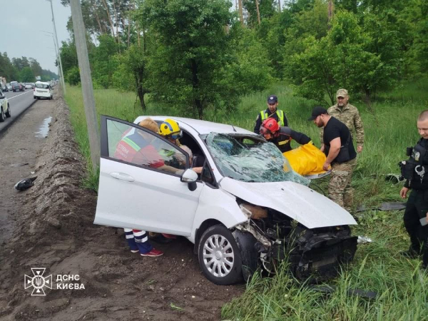 Смертельна автопригода в Києві: одна жінка загинула, ще одна постраждала 7 Смертельна автопригода в Києві: одна жінка загинула, ще одна постраждала 7
