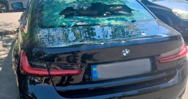 У Києві чоловік у стані сп'яніння пошкодив металевою арматурою скло у п'ятьох транспортних засобах. 5