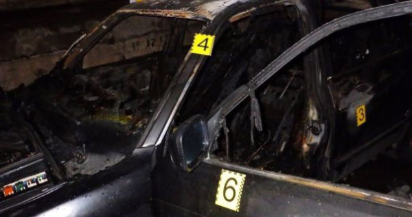 У Києві двоє чоловіків, які вчинили крадіжку та підпал автомобіля BMW, постануть перед судом. 5