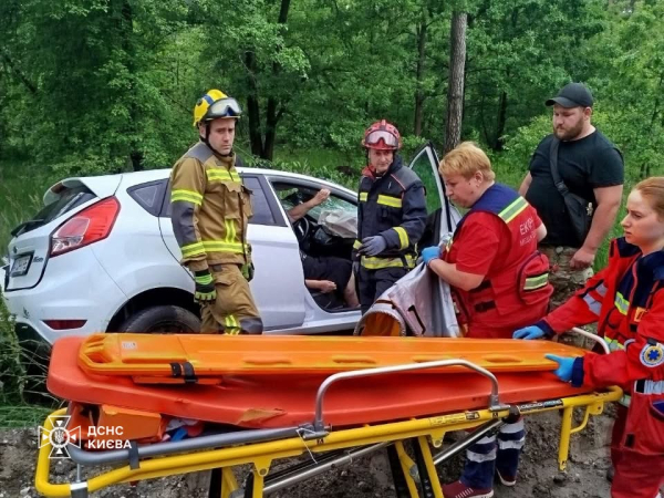 Смертельна автопригода в Києві: одна жінка загинула, ще одна постраждала 9 Смертельна автопригода в Києві: одна жінка загинула, ще одна постраждала 9