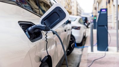 У столиці буде створено 6,5 тисяч точок для заряджання електрокарів. 12 У столиці буде створено 6,5 тисяч точок для заряджання електрокарів. 12