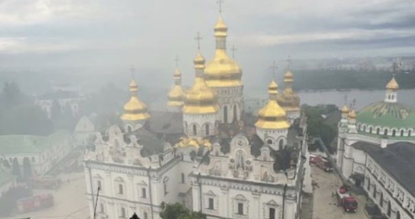 Пошкоджено п'ять споруд: Лавра тимчасово не працює після артобстрілу 5