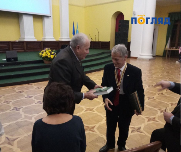 Видатний український науковець-аграрій, письменник і громадський діяч Петро Вольвач, який тривалий час мешкав та працював в Ірпені, пішов з життя у віці 87 років. Видатний український науковець-аграрій, письменник і громадський діяч Петро Вольвач, який тривалий час мешкав та працював в Ірпені, пішов з життя у віці 87 років.