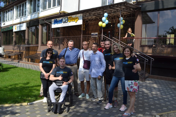 «Війна постійно змінюється, і разом з нею змінюється характер поранень». Інтерв’ю з PR-менеджеркою благодійного фонду Revived Soldiers Ukraine та реабілітаційних центрів NextStep Ukraine Нітою Колесник - зображення