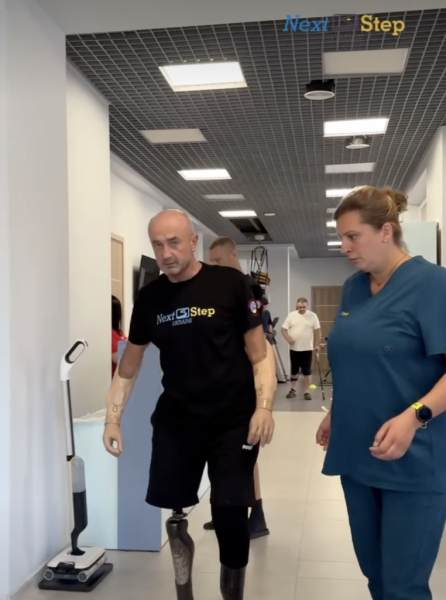 «Війна постійно змінюється, і разом з нею змінюється характер поранень». Інтерв’ю з PR-менеджеркою благодійного фонду Revived Soldiers Ukraine та реабілітаційних центрів NextStep Ukraine Нітою Колесник - зображення