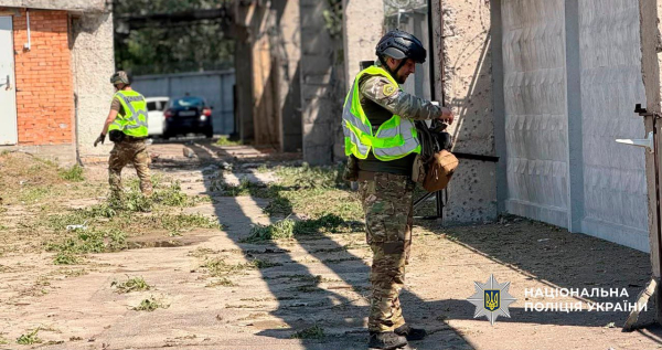 На Оболоні знайшли фрагменти російської ракети Х-69 і 12 суббоєприпасів касетного типу до неї. 7 На Оболоні знайшли фрагменти російської ракети Х-69 і 12 суббоєприпасів касетного типу до неї. 7